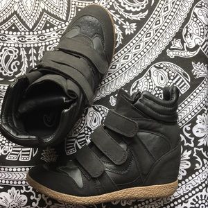 Candies built in wedges